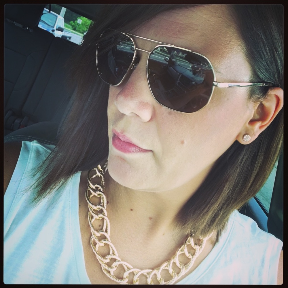 Meet your Posher, Lisa